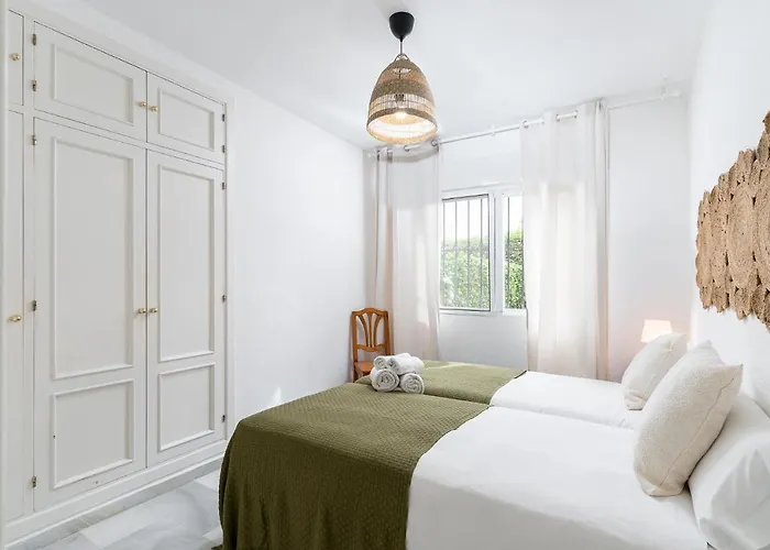 Jardines De Monko * 托雷莫利诺斯