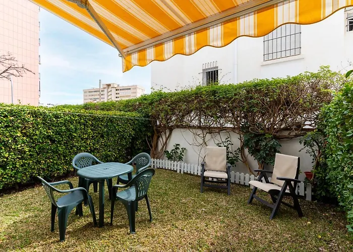 Jardines De Monko * 托雷莫利诺斯